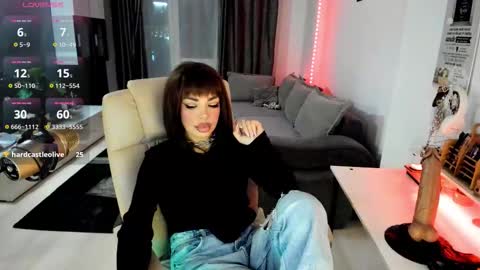 kaylee online show from 11/18/25, 03:49