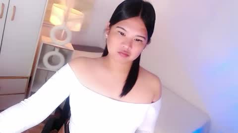 Y O U R        F U T U R E       K A Y L E E  online show from 04/18/26, 05:17