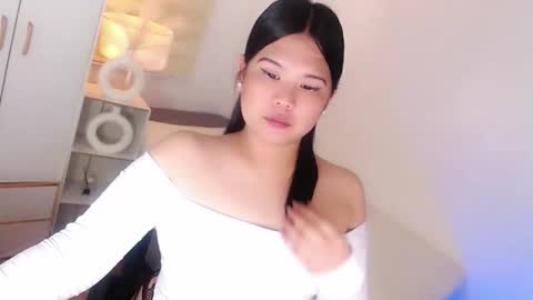 Y O U R        F U T U R E       K A Y L E E  online show from 04/20/26, 02:03