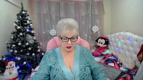 kaylesmoll online show from 01/12/25, 01:53