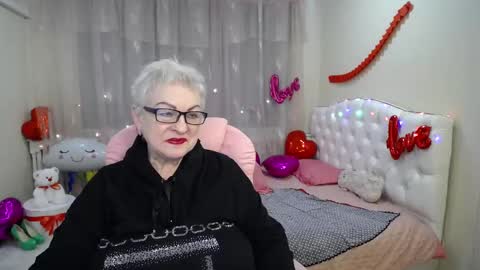 kaylesmoll online show from 02/12/25, 05:15