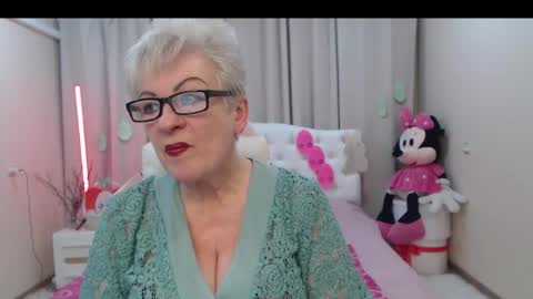 kaylesmoll online show from 04/15/26, 06:59