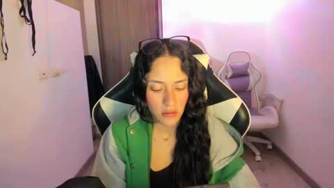 kaylie online show from 11/13/25, 02:43