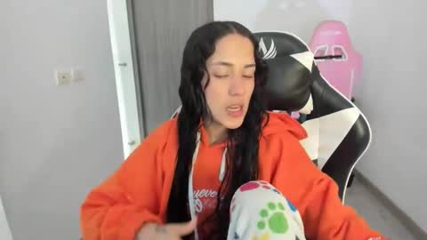 kaylie online show from 12/22/25, 08:17