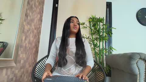 Snapshot of kayna_gomez chatting on 01/09/25, 04:17 Kayna online show from 01/09/25, 04:17