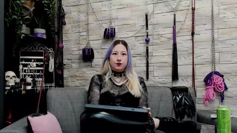 Miss Kazia online show from 01/11/26, 01:43