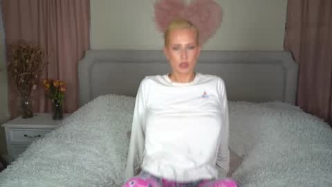 EliandKylie online show from 12/01/25, 03:33