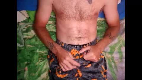 Snapshot of kcbro24 chatting on 10/06/25, 01:52 kcbro24 online show from 10/06/25, 01:52