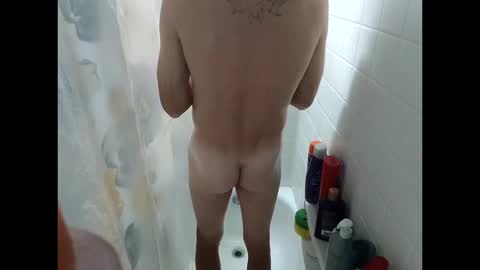 Snapshot of kcbro24 chatting on 10/20/25, 01:44 kcbro24 online show from 10/20/25, 01:44