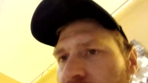 Snapshot of kdogluke chatting on 12/02/25, 11:04 kdogluke online show from 12/02/25, 11:04