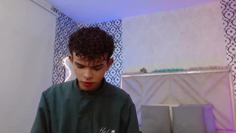 Snapshot of keahi_tay chatting on 02/19/26, 11:39 keahi online show from 02/19/26, 11:39