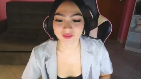 Snapshot of keeiity_moon chatting on 04/21/26, 01:28 keeiity_moon online show from 04/21/26, 01:28