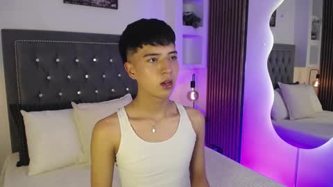 Snapshot of keen_nico chatting on 02/24/26, 12:14 nico online show from 02/24/26, 12:14