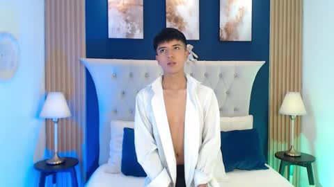 Snapshot of keen_nico chatting on 03/01/26, 01:02 nico online show from 03/01/26, 01:02