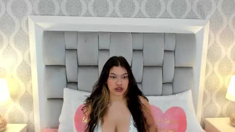 Snapshot of keiira_fox chatting on 01/13/26, 11:15 Keiira Fox online show from 01/13/26, 11:15