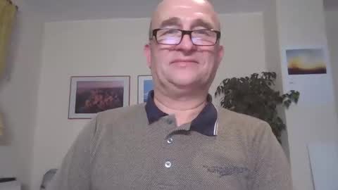 keilie1 online show from 12/25/24, 10:59