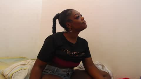 Snapshot of keilysofia chatting on 06/19/26, 08:45 Keili online show from 06/19/26, 08:45