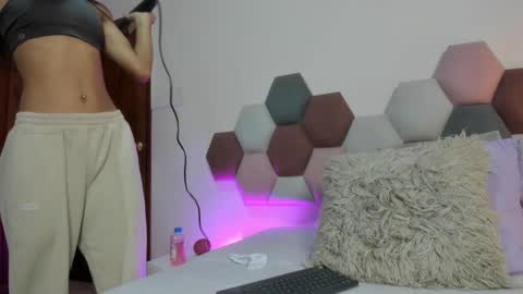 Keimy Wilde online show from 03/21/26, 06:33