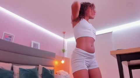 Keira River  online show from 12/01/25, 08:58