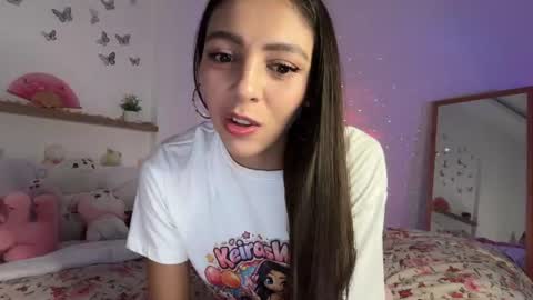 Snapshot of keirasworld chatting on 07/24/26, 12:19 keira online show from 07/24/26, 12:19