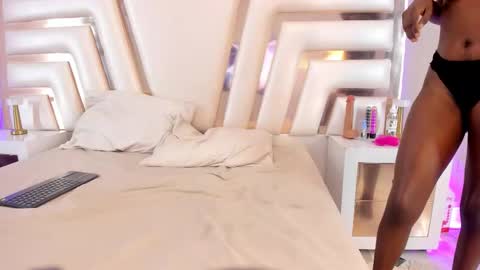 Snapshot of keishaconie chatting on 02/10/26, 08:24 Ebony - Keisha online show from 02/10/26, 08:24