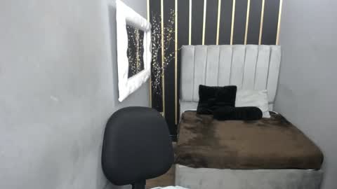 Snapshot of keizy_conte chatting on 12/12/24, 12:12 K E I Z Y online show from 12/12/24, 12:12