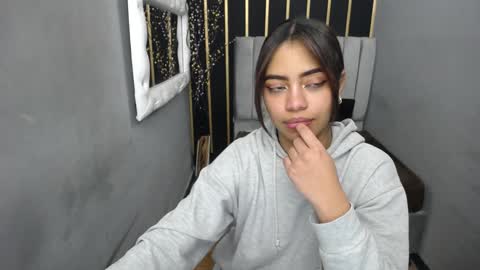 Snapshot of keizy_conte chatting on 12/18/24, 07:08 K E I Z Y online show from 12/18/24, 07:08