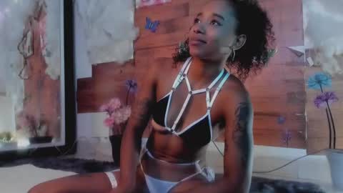 kelly__thomson online show from 01/20/25, 01:18