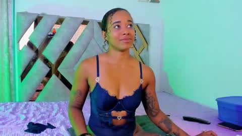 kelly__thomson online show from 03/25/26, 12:22