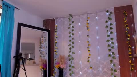 kelly__thomson online show from 04/09/26, 01:49