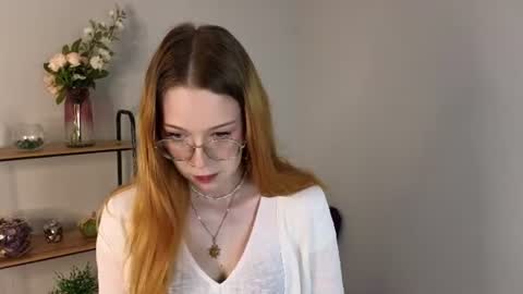 Snapshot of kelly_grant_ chatting on 07/24/26, 07:01 Alice online show from 07/24/26, 07:01