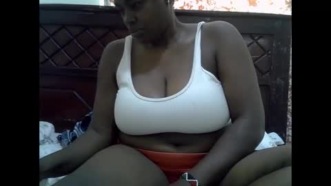 Snapshot of kelly_jones9 chatting on 05/17/26, 11:06 kelly_jones9 online show from 05/17/26, 11:06