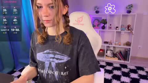 Snapshot of kelly_sunnn chatting on 04/26/26, 08:12 Kelly online show from 04/26/26, 08:12