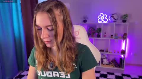 Snapshot of kelly_sunnn chatting on 07/19/26, 08:07 Kelly online show from 07/19/26, 08:07