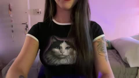 Snapshot of kellyblossom chatting on 11/02/25, 08:17  poemita  online show from 11/02/25, 08:17