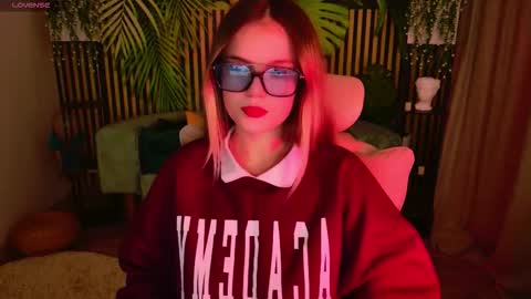 Kelly online show from 12/01/25, 06:24