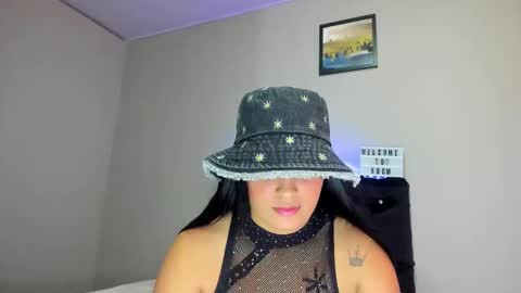 Snapshot of kellymillian_ chatting on 10/18/25, 07:14 kellyMillian  online show from 10/18/25, 07:14