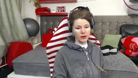 kelly online show from 02/04/26, 06:25