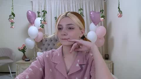 Kelly Stoneys online show from 02/18/25, 06:37