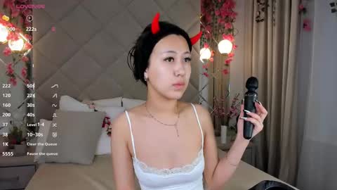kellyy_bern online show from 11/27/25, 01:07