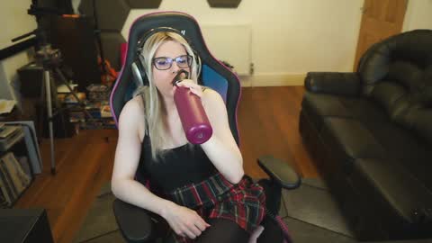 kelseycobalt online show from 12/06/24, 09:46