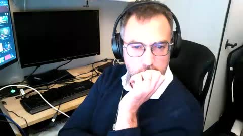 Snapshot of kelvin06133 chatting on 12/20/24, 10:00 kelvin06133 online show from 12/20/24, 10:00