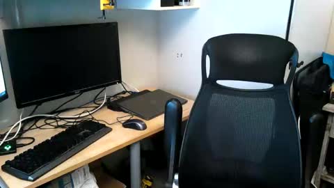 Snapshot of kelvin06133 chatting on 01/07/25, 10:30 kelvin06133 online show from 01/07/25, 10:30