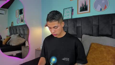   online show from 02/19/25, 02:33