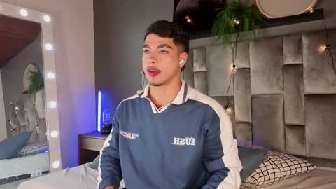   online show from 10/09/25, 02:53