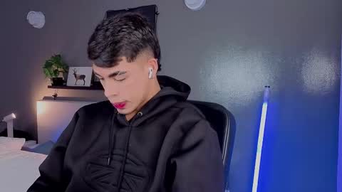   online show from 10/11/25, 11:53