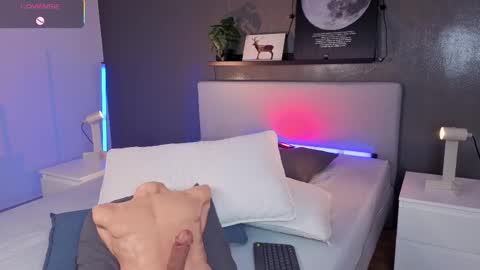   online show from 10/26/25, 12:33