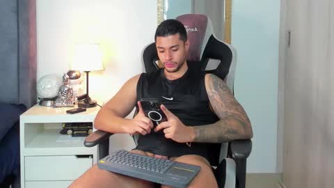 ken_mailik online show from 10/24/25, 11:23