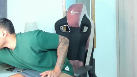 ken_mailik online show from 11/23/25, 07:24