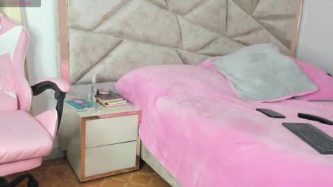 Snapshot of kendal_hot1 chatting on 10/02/25, 10:55 Aleja3 online show from 10/02/25, 10:55